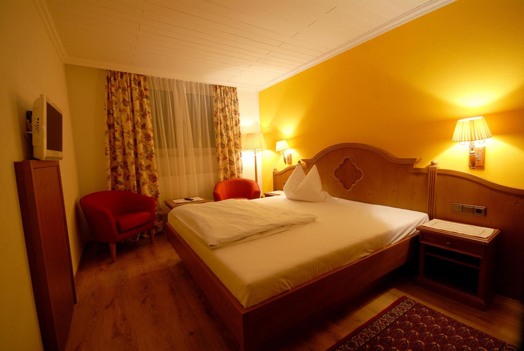 Hotel Gondel Altenkunstadt Екстериор снимка