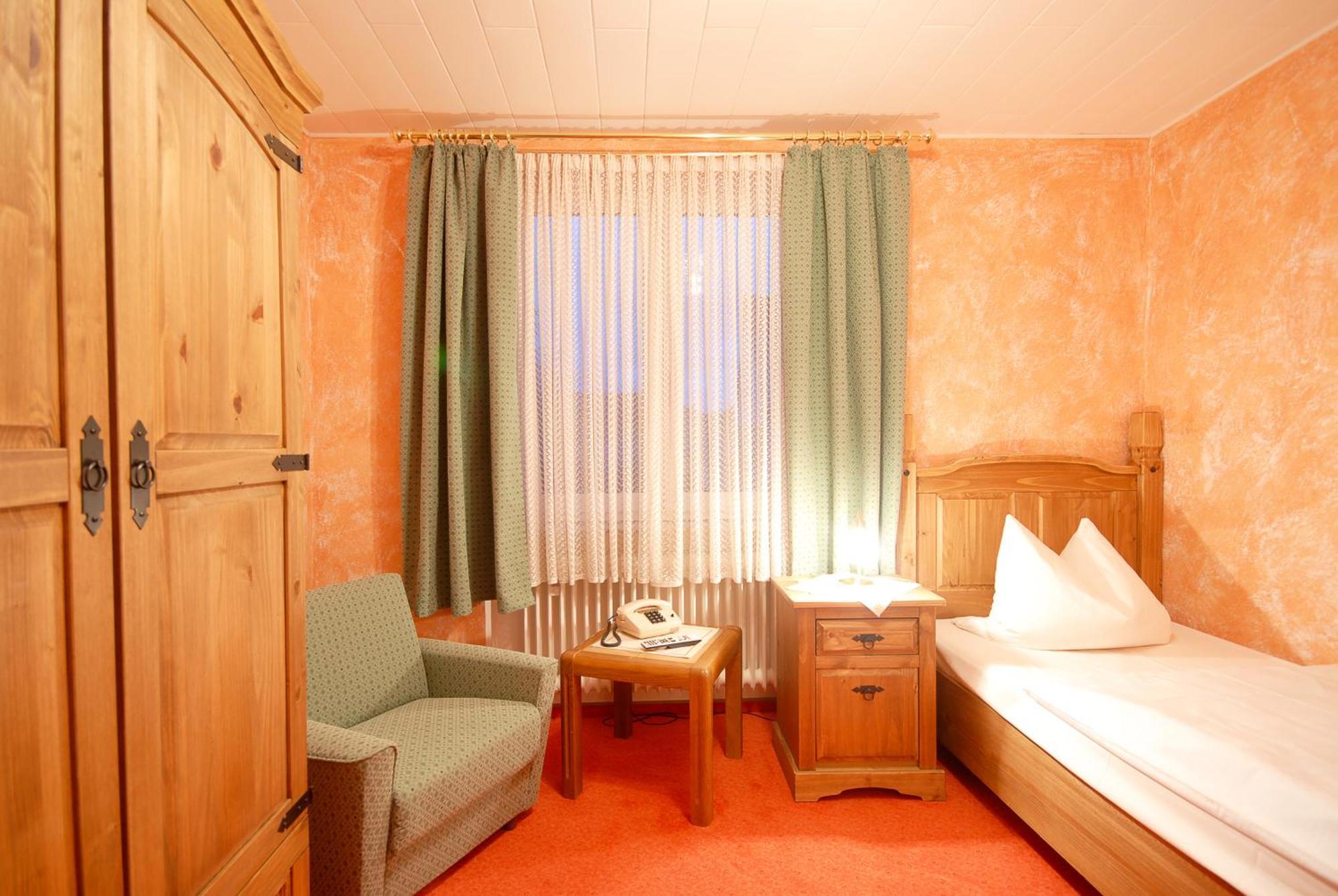Hotel Gondel Altenkunstadt Екстериор снимка