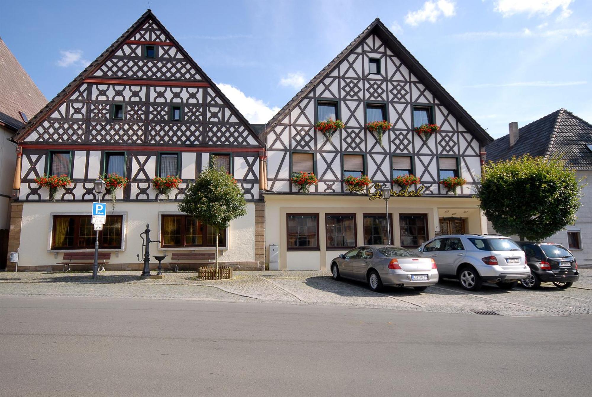 Hotel Gondel Altenkunstadt Екстериор снимка