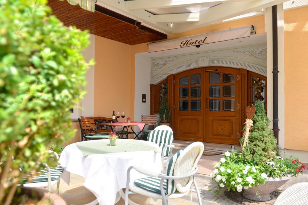 Hotel Gondel Altenkunstadt Екстериор снимка